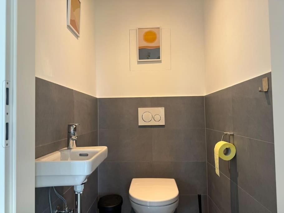 Modern Danube With Balcony & Free Parking Apartamento